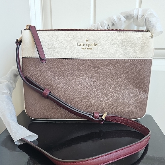 kate spade Handbags - Kate Spade NWOT Burgundy and Cream Crossbody Bag